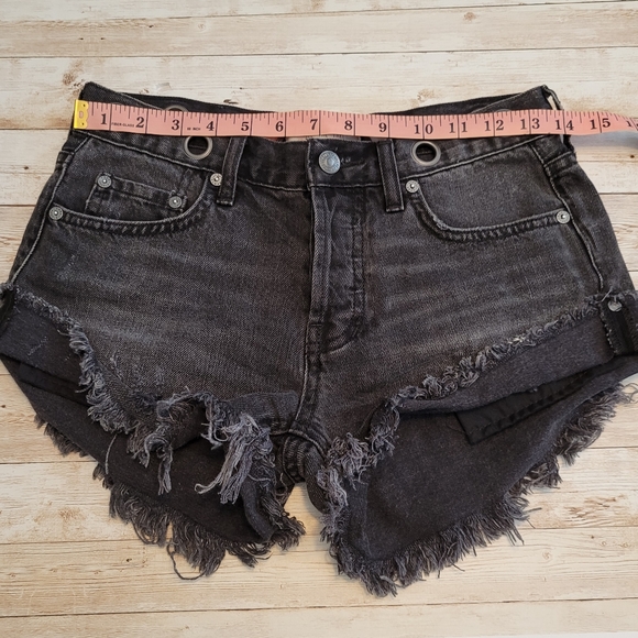 Free People Sashed and Relaxed Grommet Distress Cutoff Denim Shorts Black 24 - Picture 13 of 15